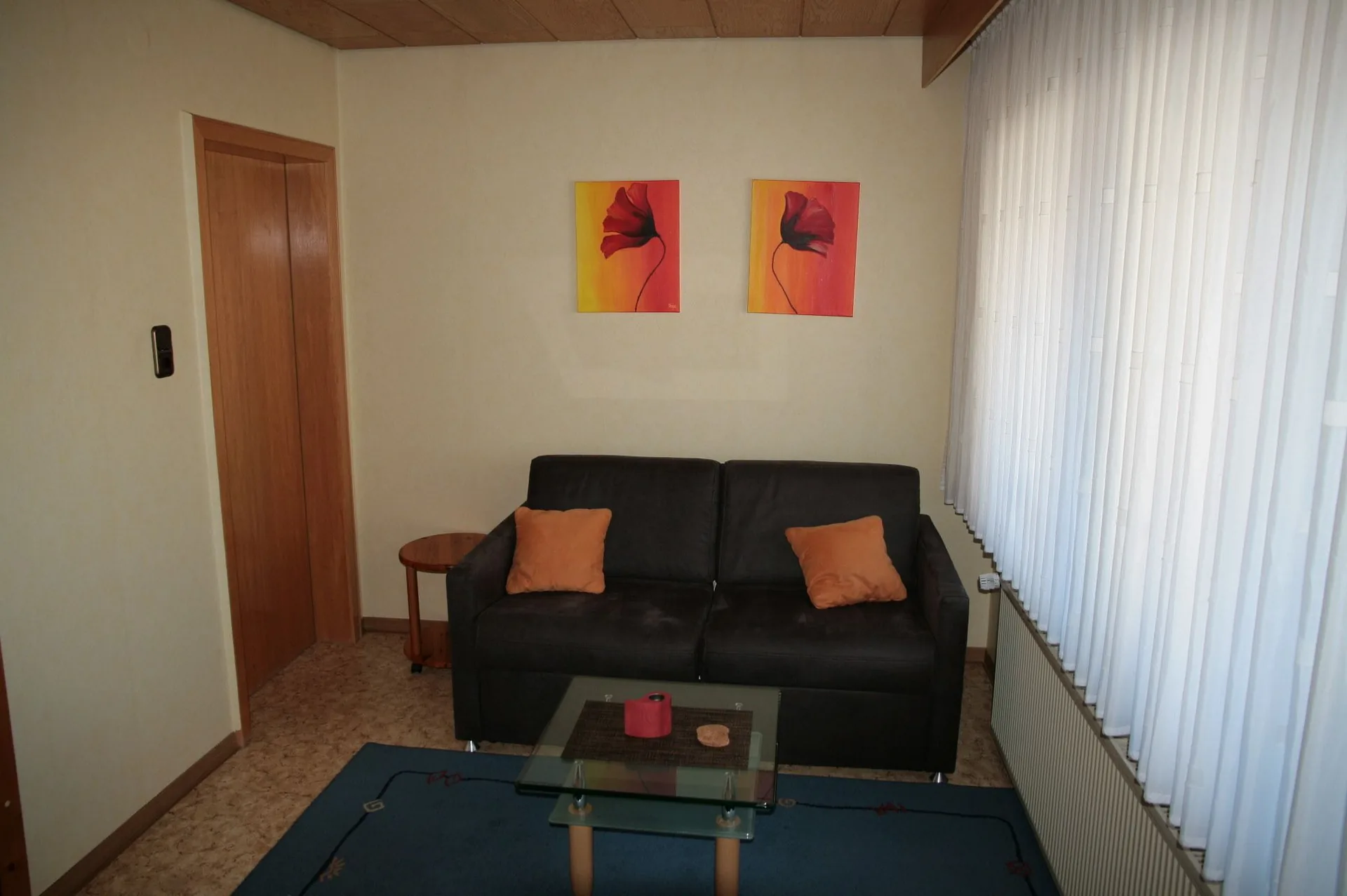 Gemütliche Couch im Wohnbereich – Ferienwohnung Kunze Variante 1